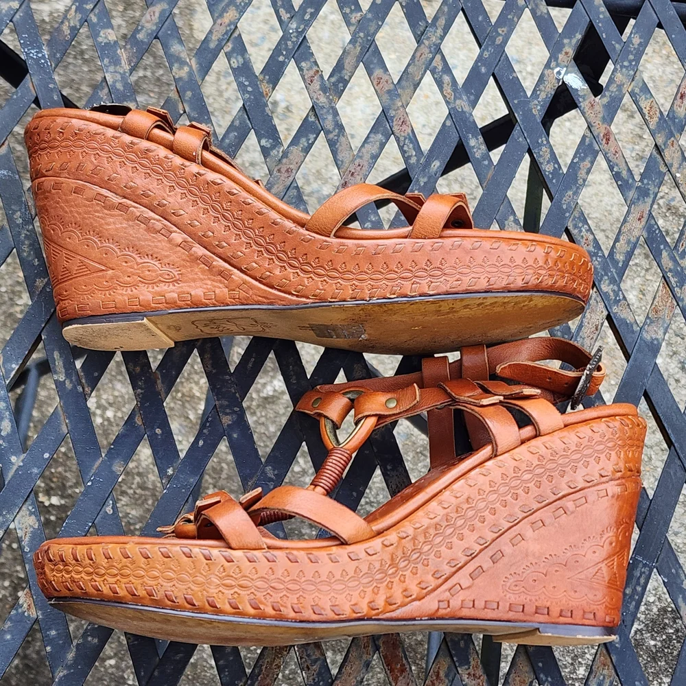 Ash‎ Women's Boho Artisan Embossed Wedge Sandals Cognac Brown Leather, Sz  38